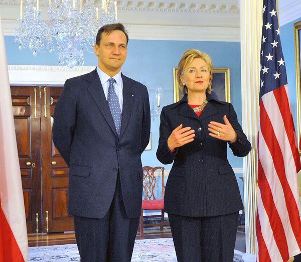 Radoslaw_Sikorski_meets_Secretary_Hillary_Clinton